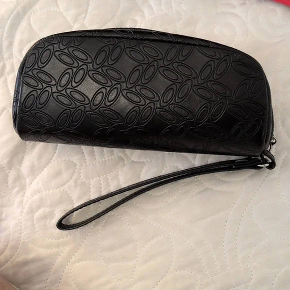 Oakley Soft Wristlet Glasses Case - Picture 3 of 8